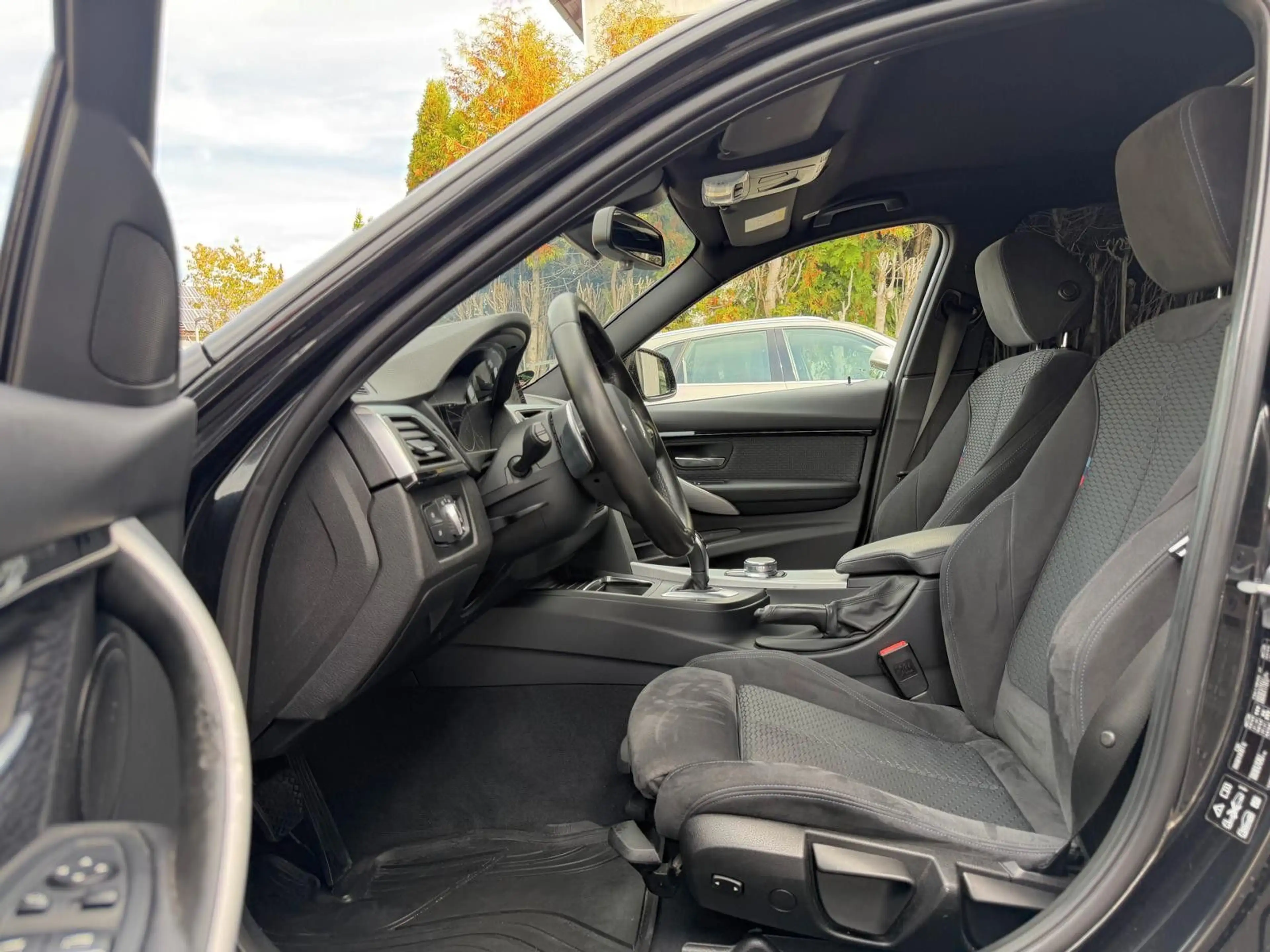 BMW 335 d xDrive M Sport Paket 3er Lim. HUD/LED/NAVI — photo 14
