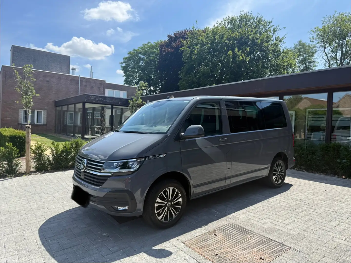 Volkswagen T6.1 Multivan Édition bulli 4 Motion Grijs - 1