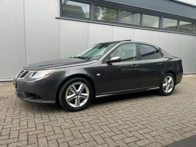 Saab 9-3 Sedan 2.0 ltr in 4x4 in Carbon grijs  115000 km in
