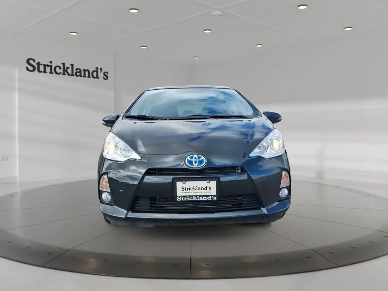 Toyota Prius c снимка Toyota Prius c