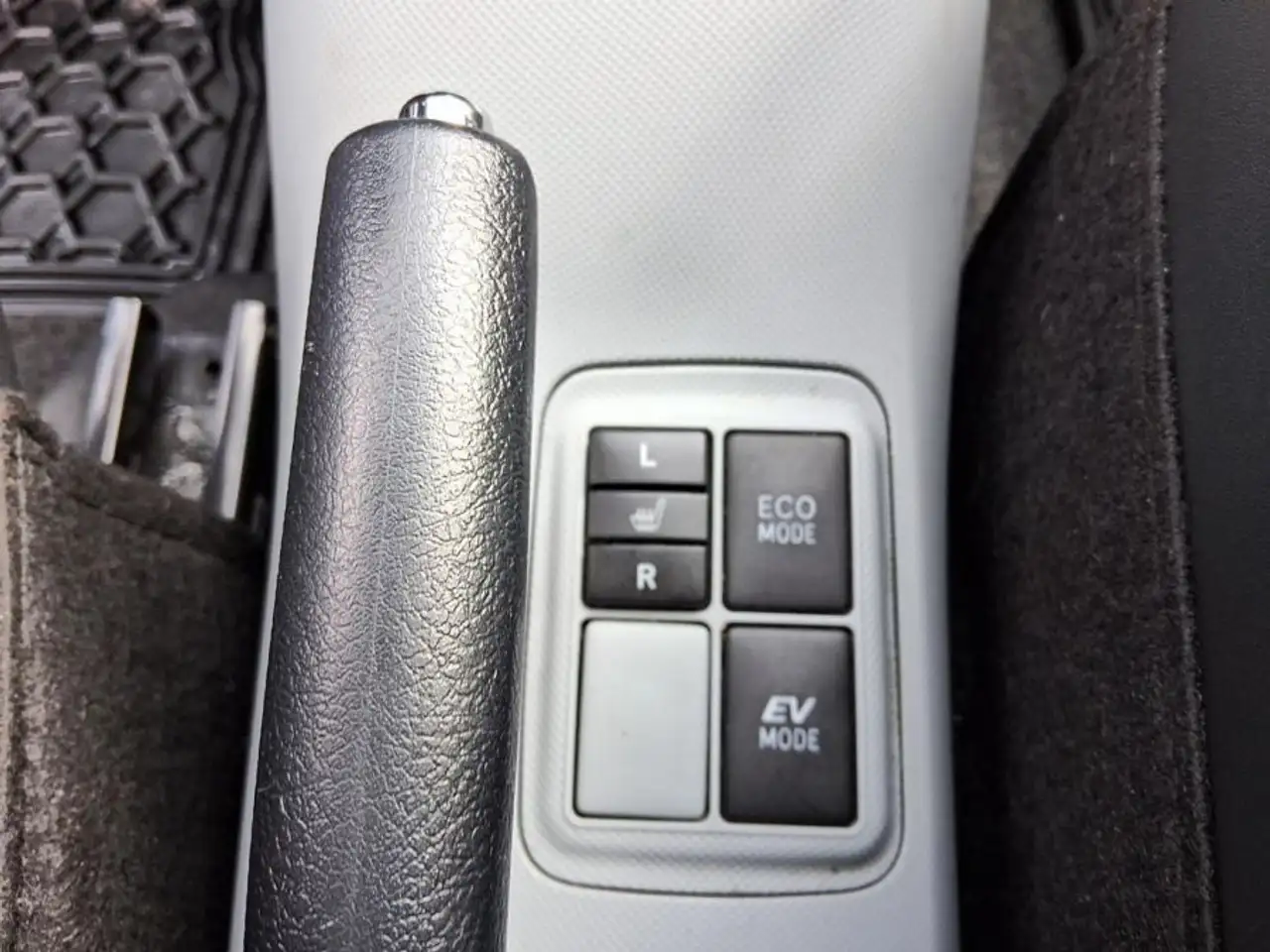 Toyota Prius c снимка Toyota Prius c