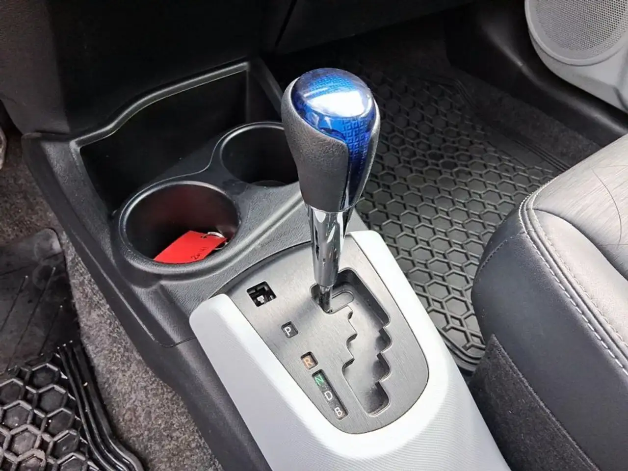 Toyota Prius c снимка Toyota Prius c