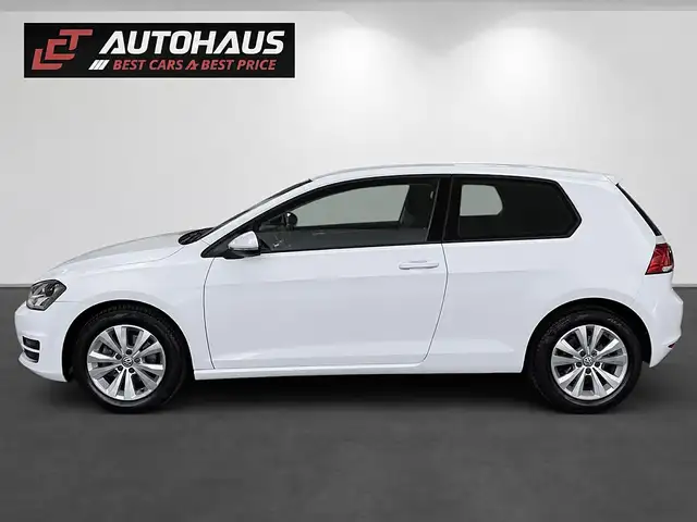 Volkswagen Golf view 2