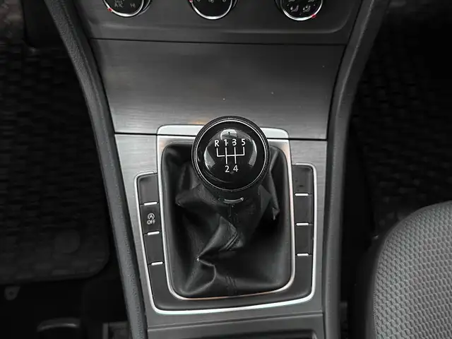 Volkswagen Golf view 10