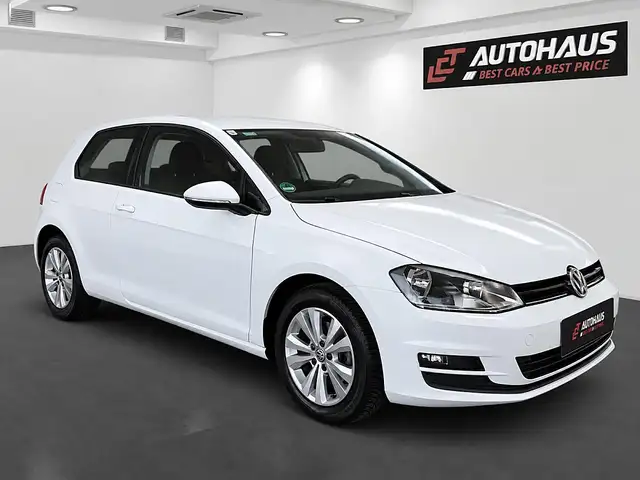 Volkswagen Golf view 4