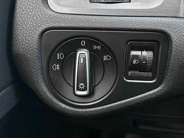Volkswagen Golf view 12