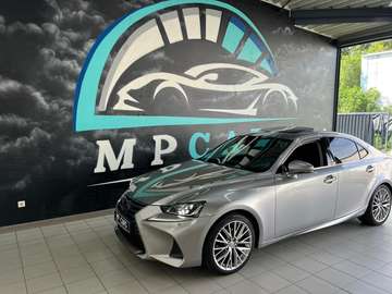 IS 300h 2.5i Privilège Line E-CVT