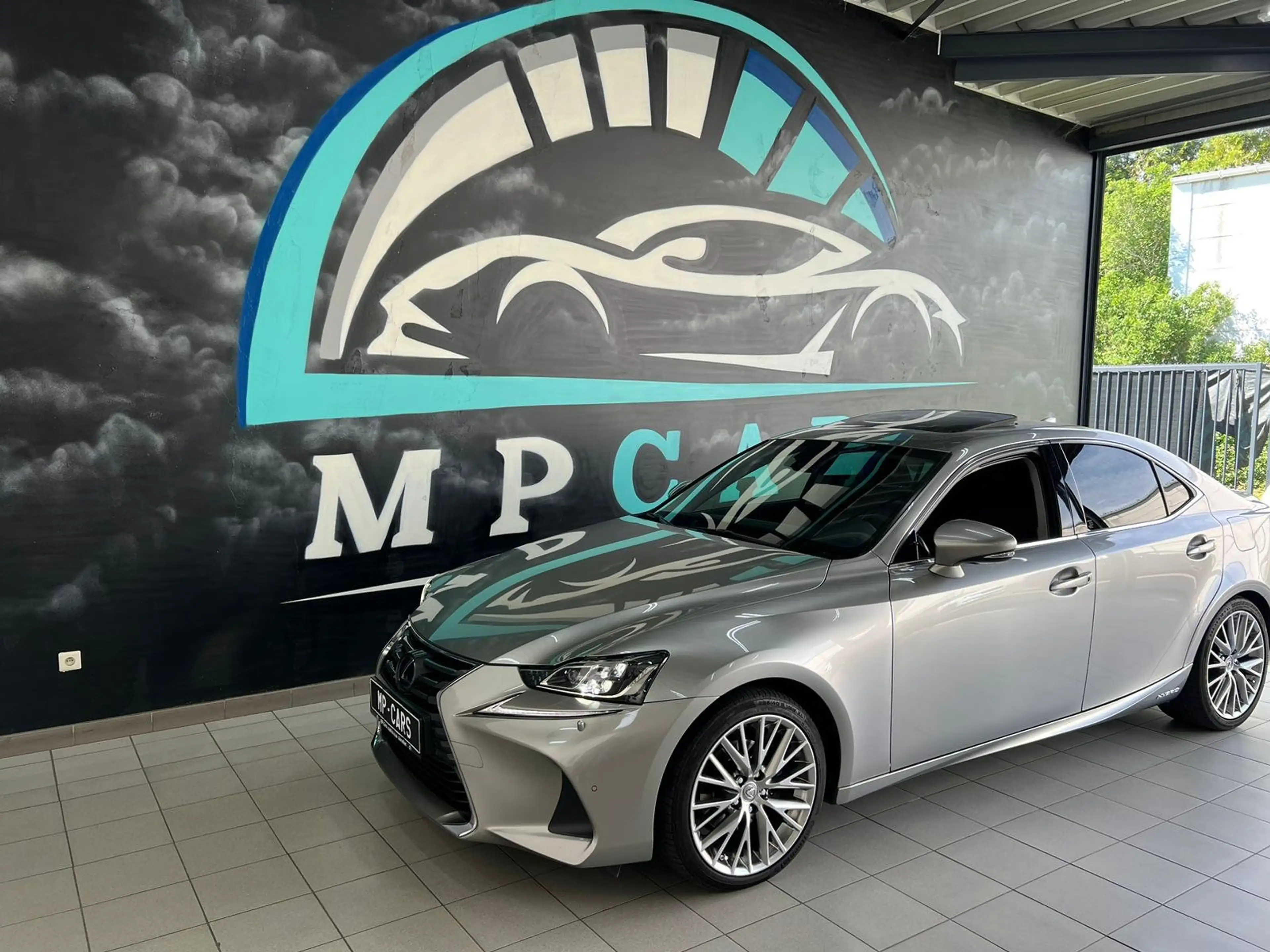 Lexus IS 300 IS 300h 2.5i Privilège Line E-CVT