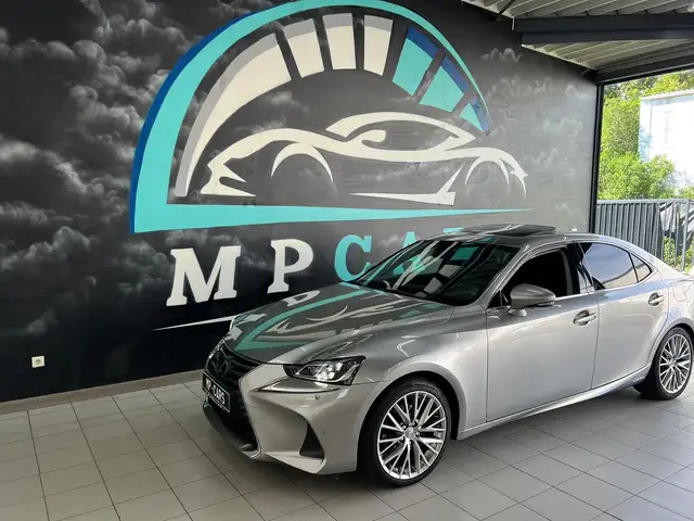 Lexus IS 300 IS 300h 2.5i Privilège Line E-CVT