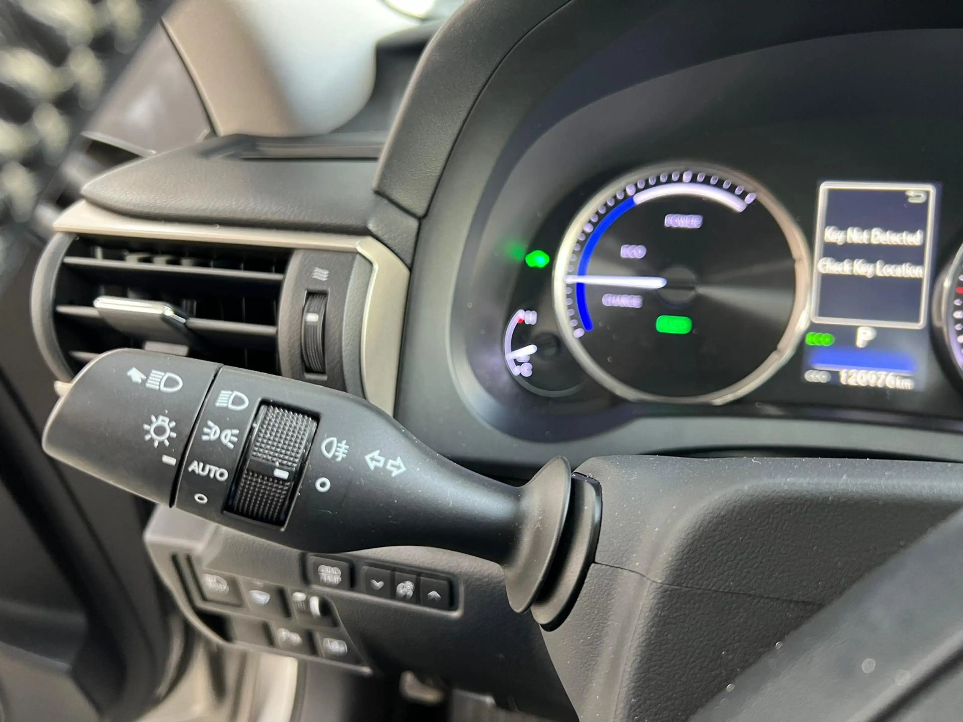 Lexus IS 300 IS 300h 2.5i Privilège Line E-CVT — photo 14