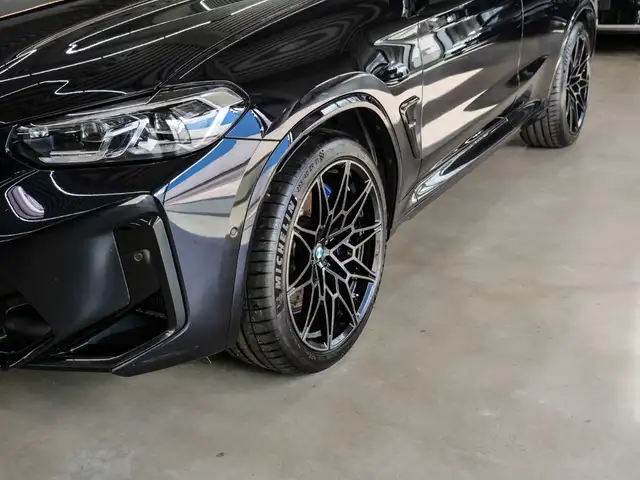 BMW X4 M view 6
