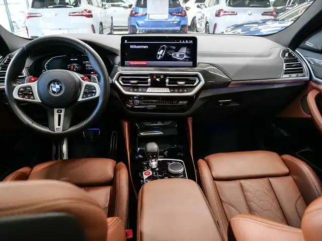 BMW X4 M view 12