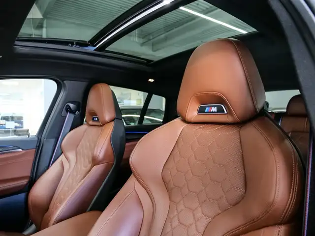 BMW X4 M view 10