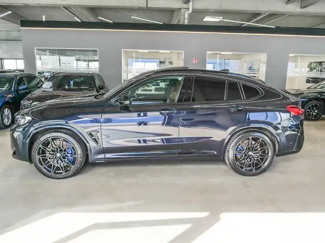 BMW X4 M view 4