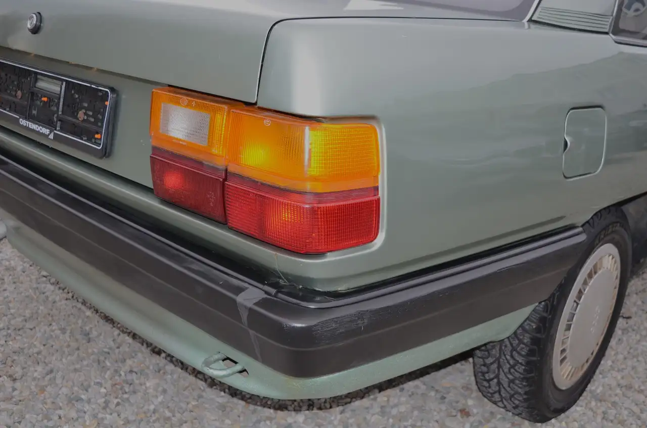 Audi 100 1.8 i 5-Gang *H-Zulassung*praktisch 1.Hand*TÜV, foto 12