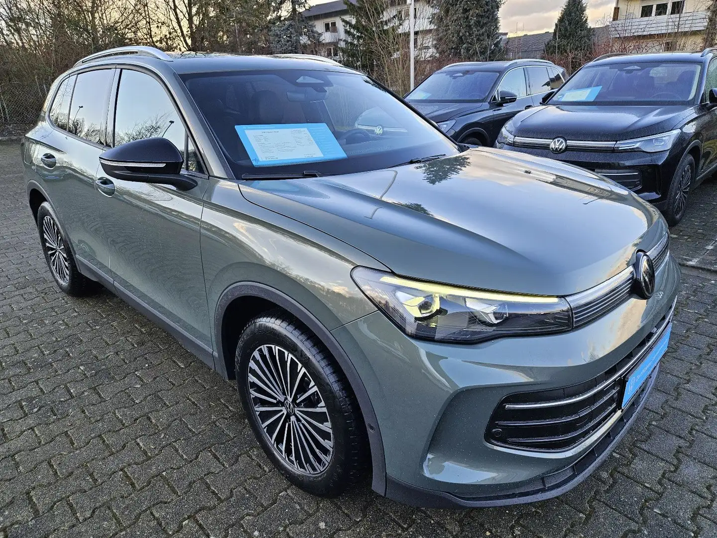 Volkswagen Tiguan Goal Area View AHK Navi LED Bluetooth Grün - 2