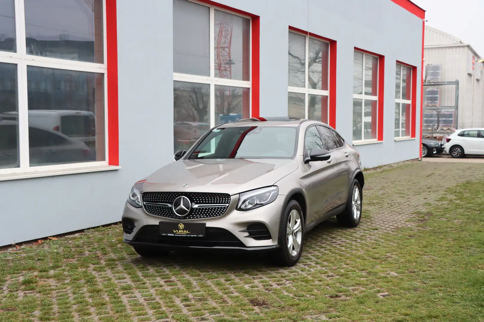Mercedes-Benz GLC 220 GLC 220 d 4Matic| AMG LINE |SCHIEBEDACH|360K | LED Grau - 2