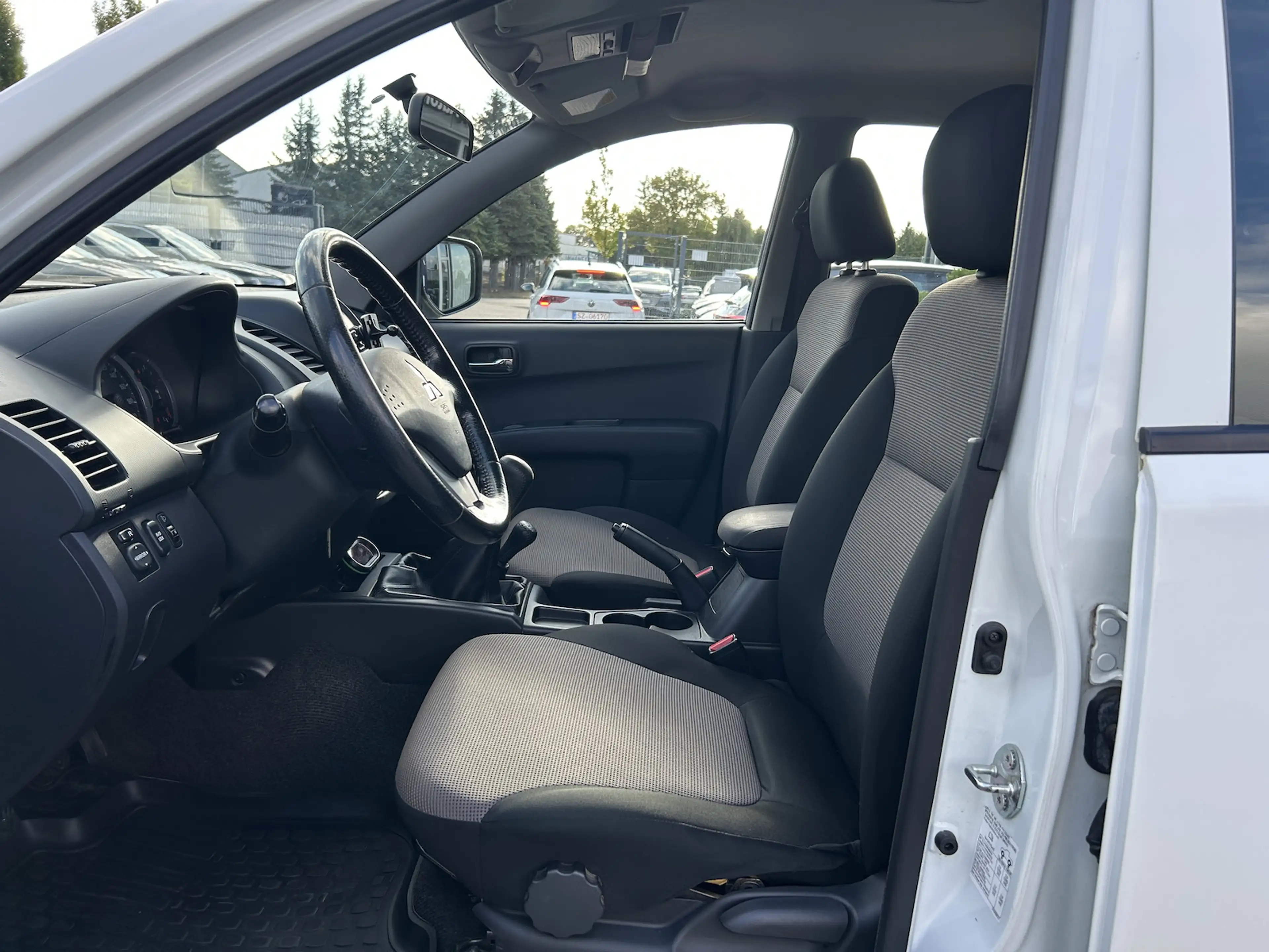 Mitsubishi L200 Doppelkabine 2.5 4WD*AHK* — photo 10