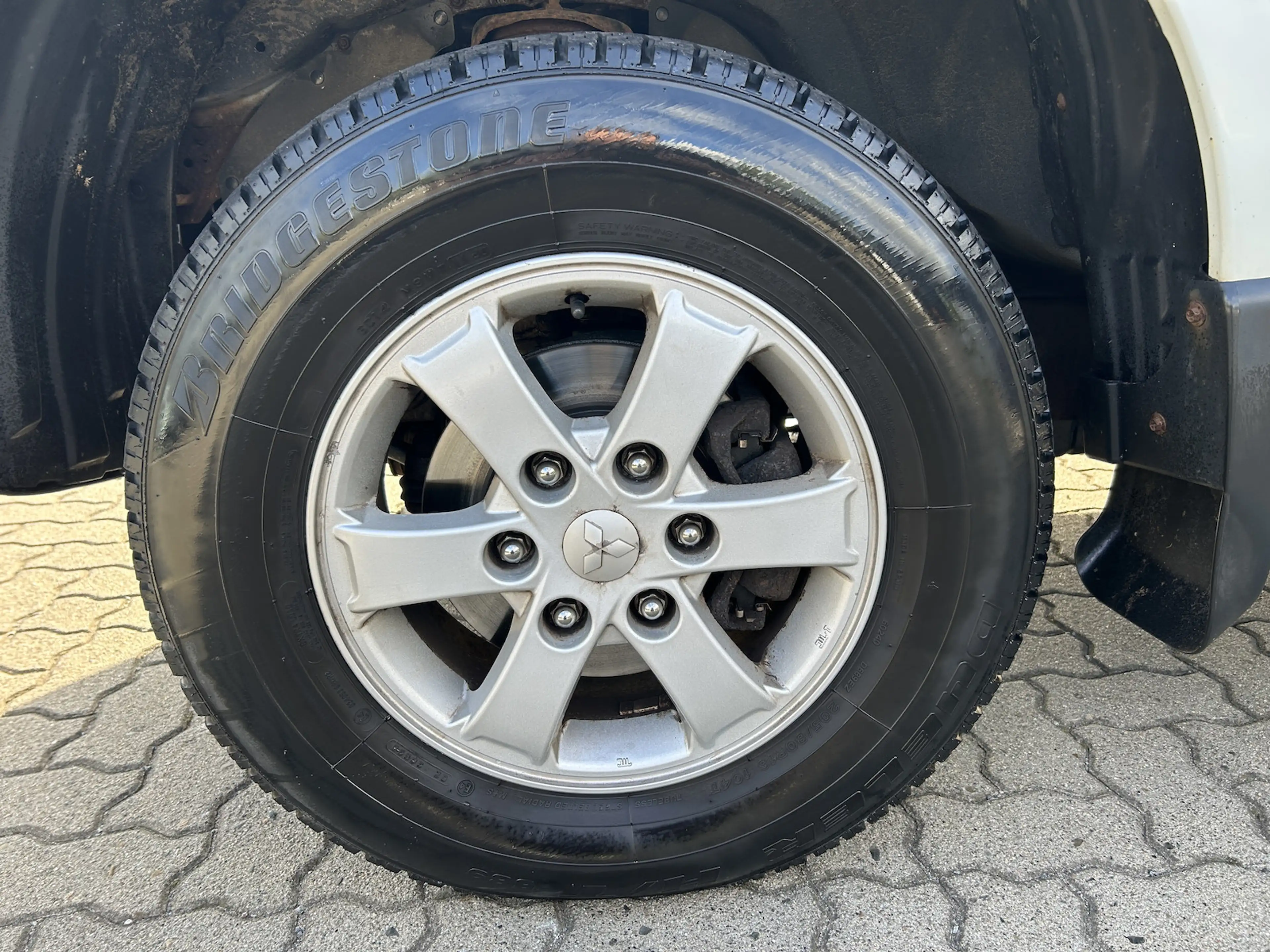 Mitsubishi L200 Doppelkabine 2.5 4WD*AHK* — photo 13