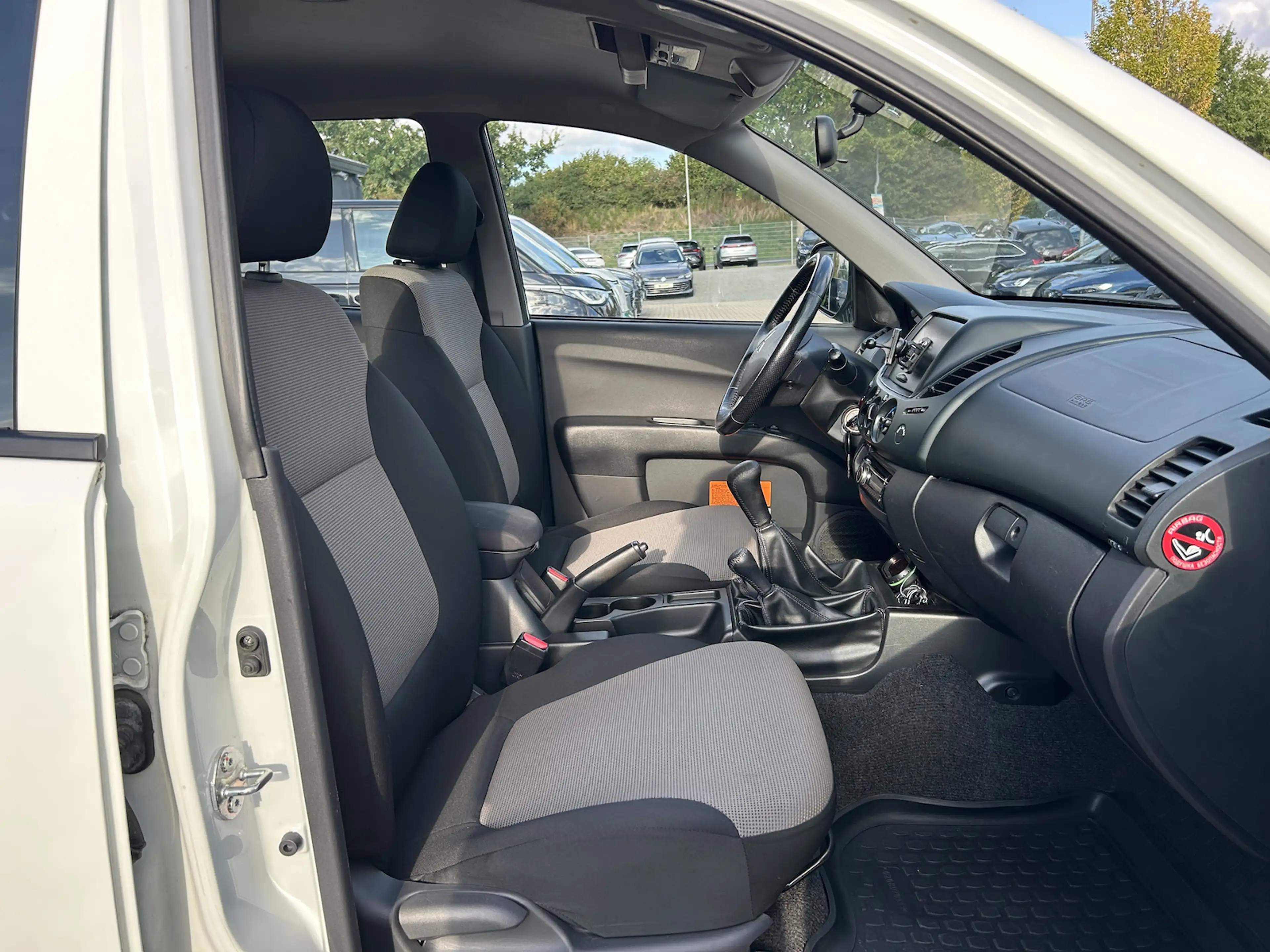 Mitsubishi L200 Doppelkabine 2.5 4WD*AHK* — photo 11