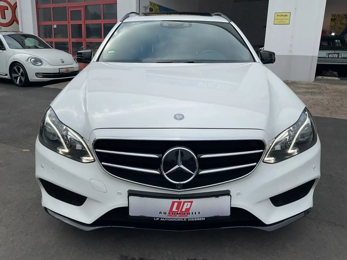 Mercedes-Benz E 250 E-250 4Matic AMG-Paket Navi Klima 360.Grad ACC Blanc - 2