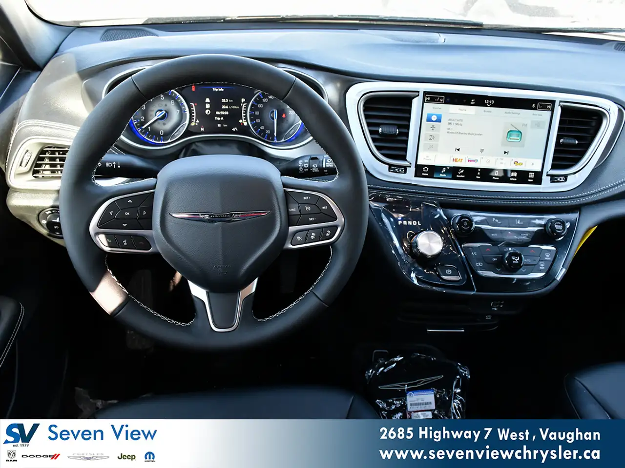 Chrysler Pacifica photo Chrysler Pacifica