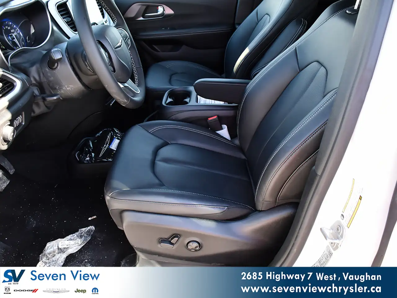 Chrysler Pacifica photo Chrysler Pacifica