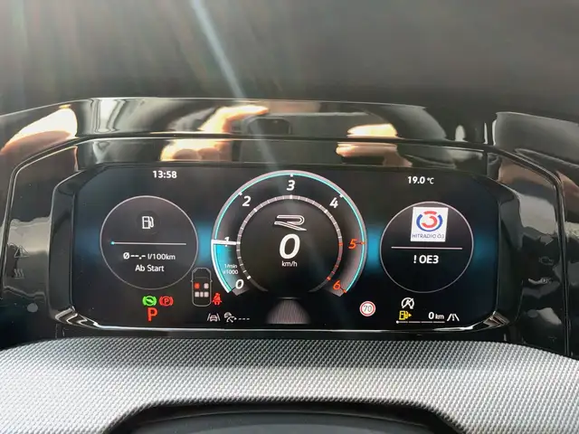 Volkswagen Golf view 10