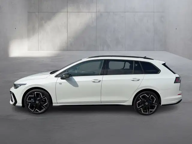Volkswagen Golf view 2