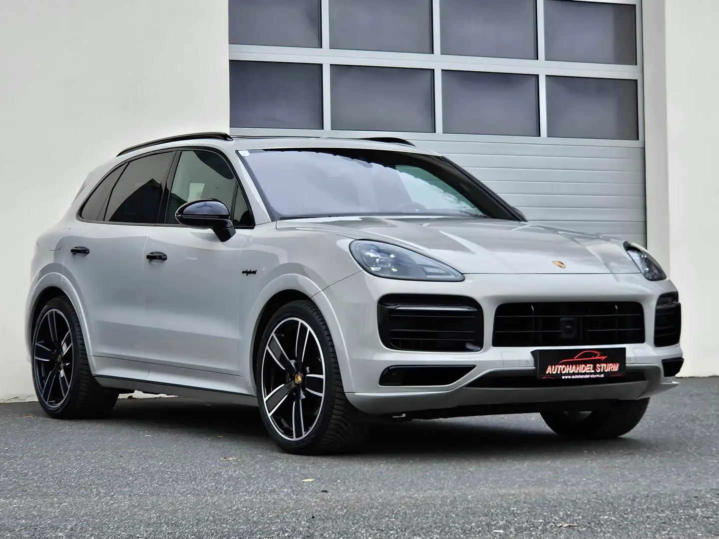 Porsche Cayenne E-Hybrid PHEV Aut. *Sport Design*Luft*22 Zoll*AHK* Grau - 2