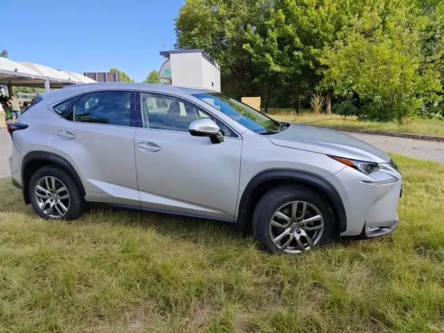 Lexus NX 300h