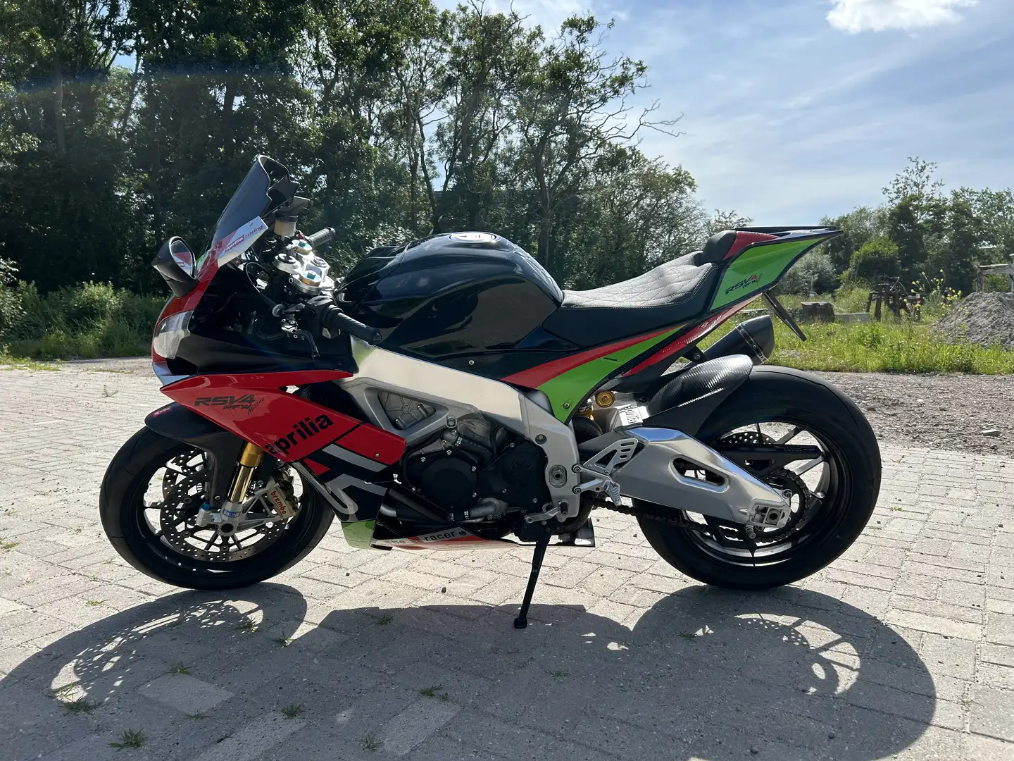 Aprilia RSV4 FACTORY - 2
