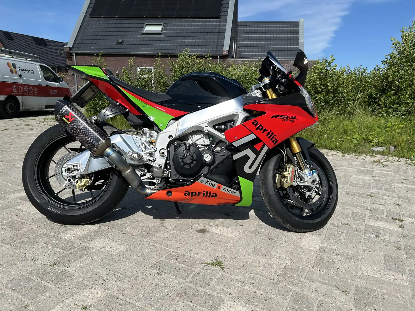 Aprilia RSV4 FACTORY - 1