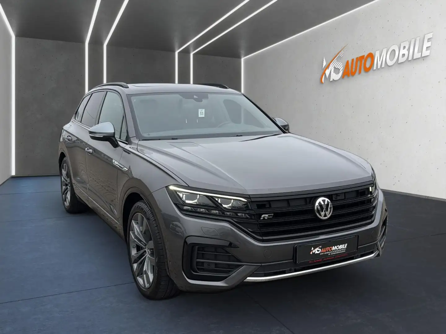 Volkswagen Touareg One Million 4M+MATRIX+STHZ+AHK+LUFT+HUD Grau - 2