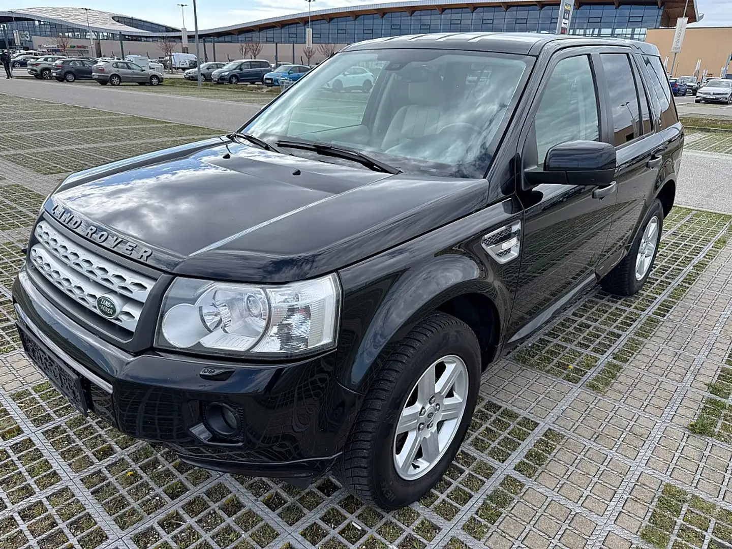 Land Rover Freelander 2,2 SD4 S DPF Aut. Schwarz - 1