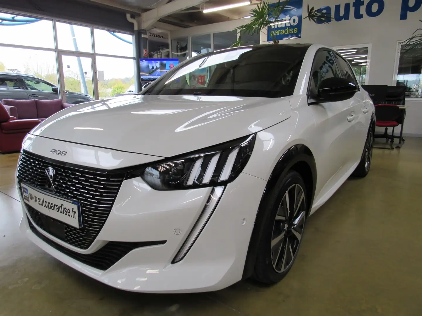 Peugeot iOn 1.2 130 GT EAT8 + OPTIONS TOIT PANO White - 1