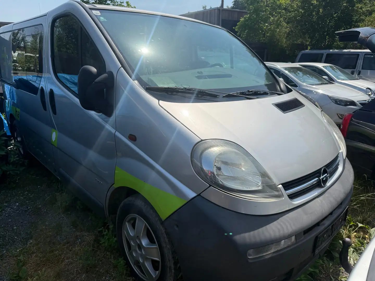 Opel Vivaro 1.9 CDTI mixt 6 sitzer Lkw Klima Euro 4 Grau - 1