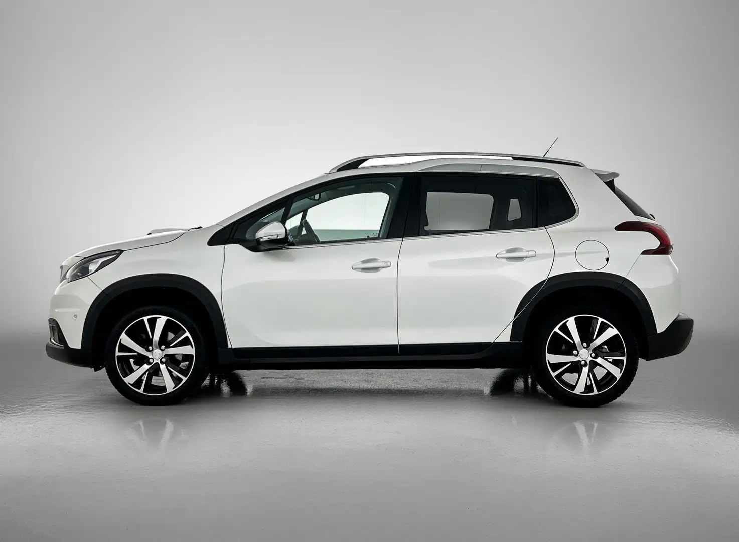 Peugeot 2008 1.2 110PK GT-line PANORAMADAK TREKHAAK NAVI Wit - 2