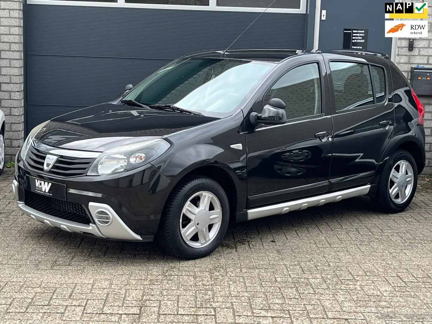 Dacia Sandero 1.2 Blackline airco NL auto trekhaak N.A.P. Noir - 1