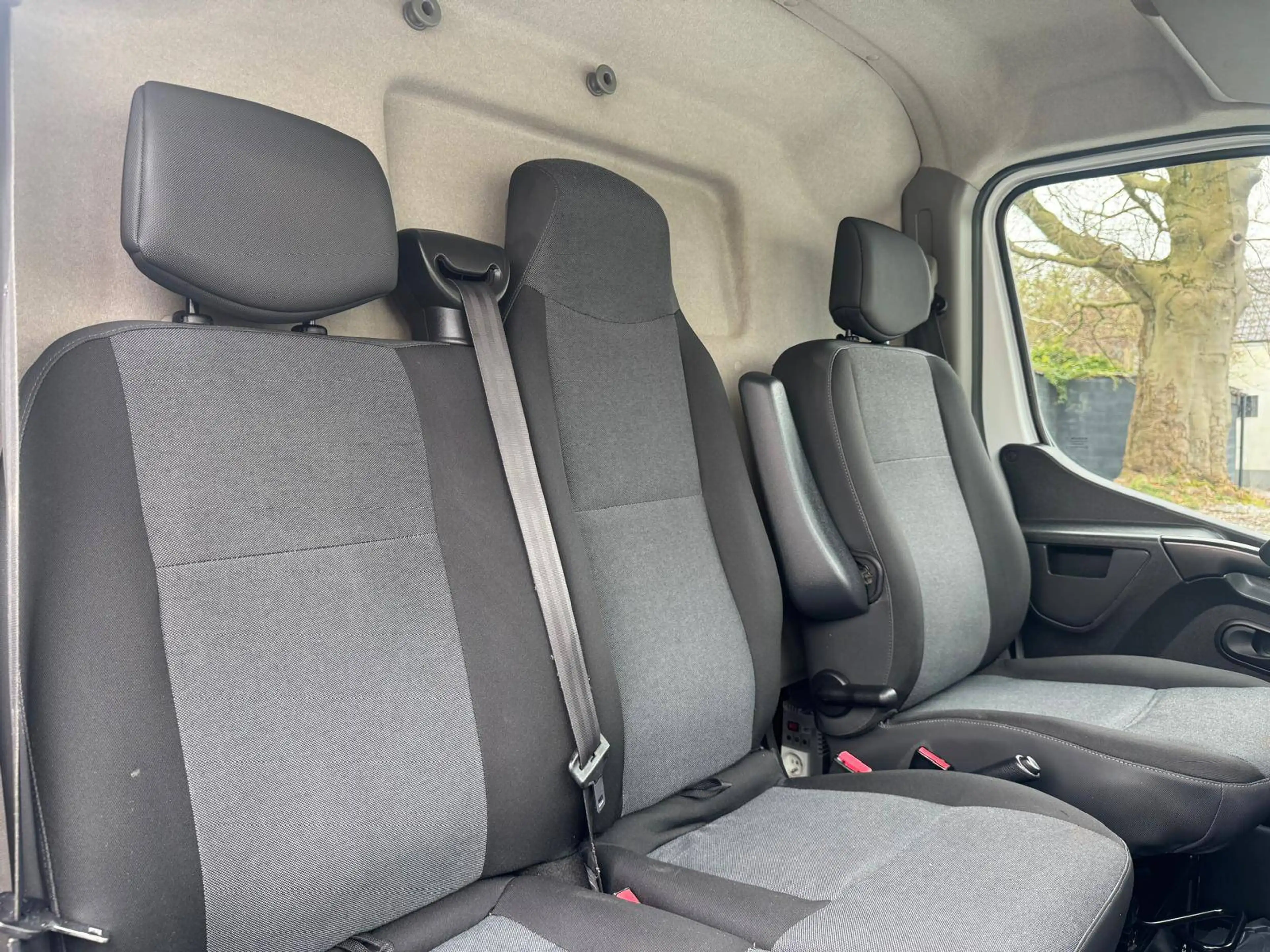 Nissan NV400 2.3 dCi L2H2*12.355€ HTVA*AIRCO*CAMERA*PARFAIT ETAT — photo 13