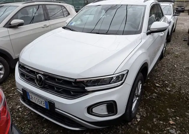 Volkswagen T-Roc view 2