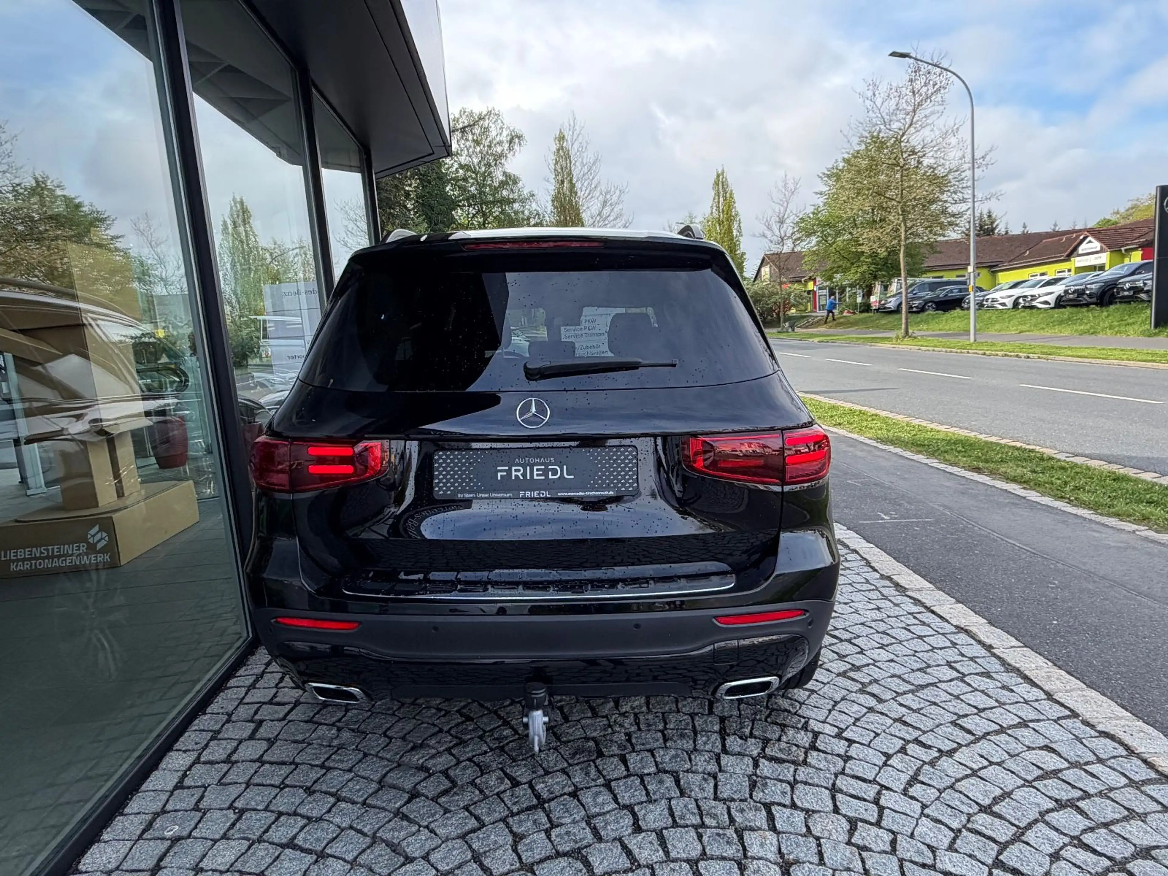Mercedes-Benz GLB 200 d Progr. Distro., Multibeam, AHK, Night — photo 8