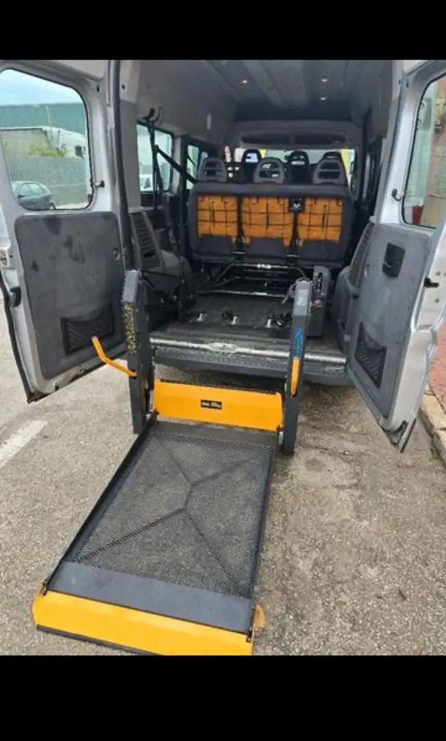 Fiat Ducato Fg. 33 2.2Mjt Medio Techo Alto Adaptada Gris - 2