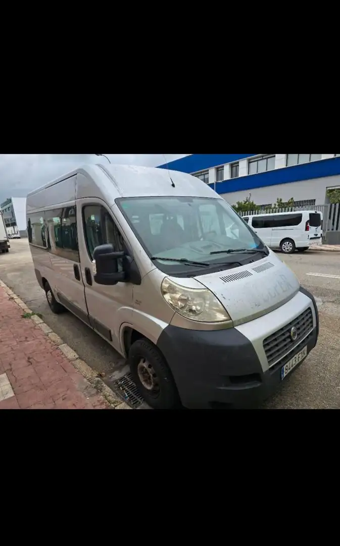 Fiat Ducato Fg. 33 2.2Mjt Medio Techo Alto Adaptada Gris - 1