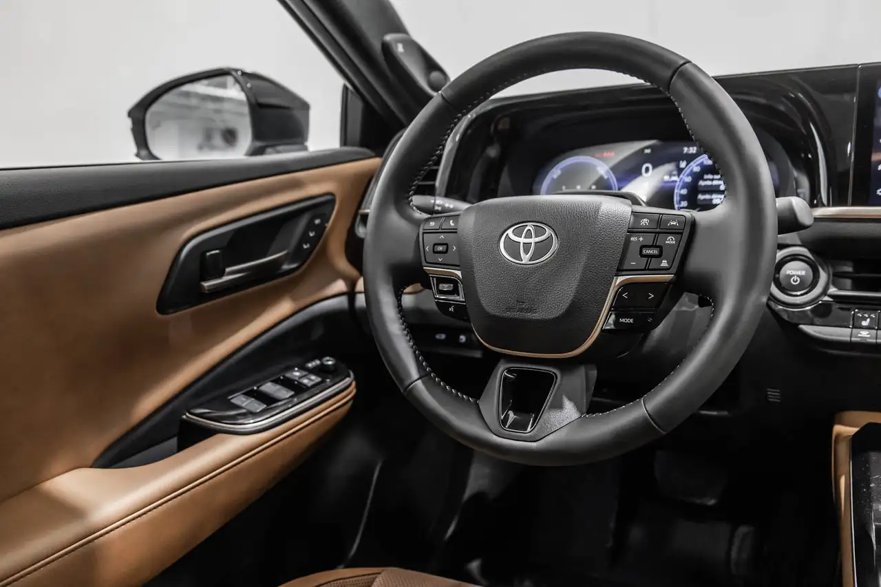 Toyota Crown снимка Toyota Crown