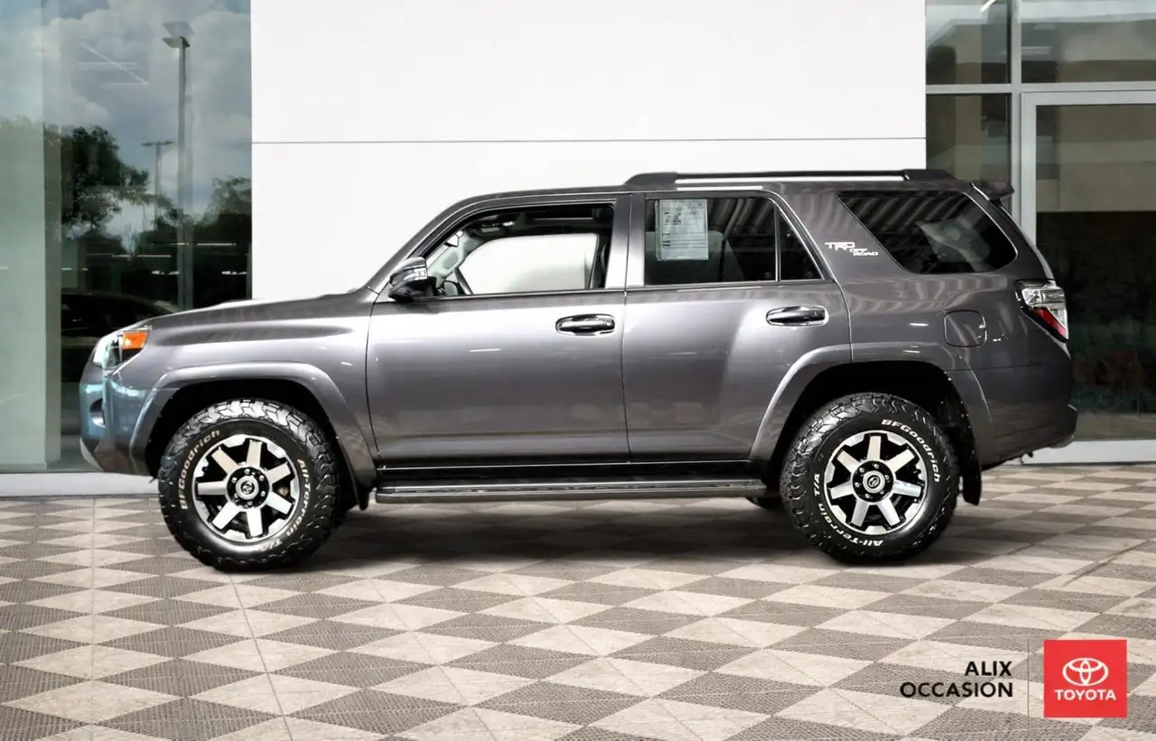 Toyota 4-Runner снимка Toyota 4-Runner