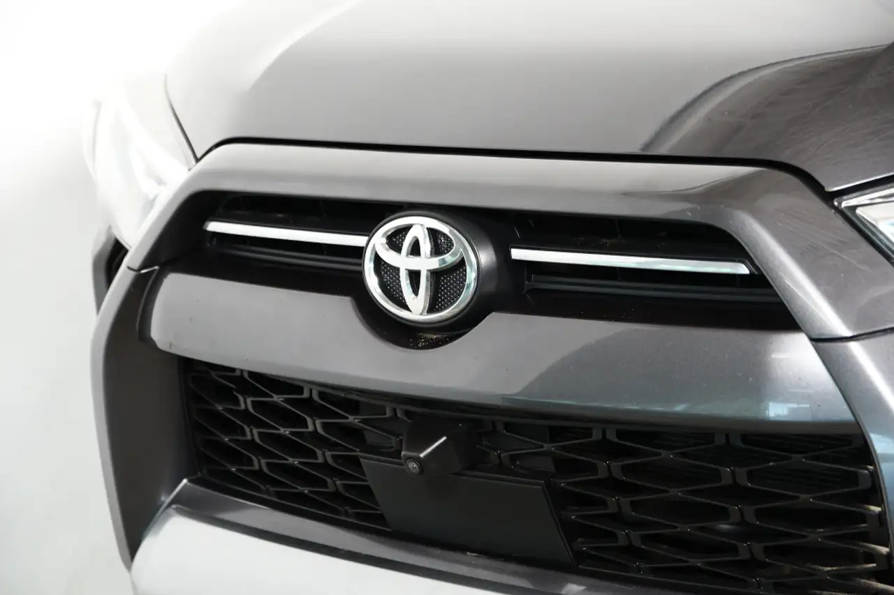 Toyota 4-Runner снимка Toyota 4-Runner