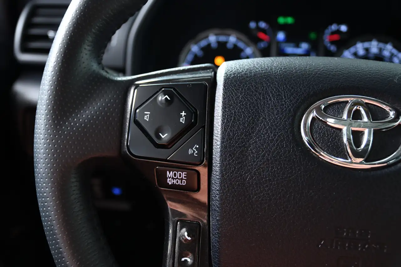 Toyota 4-Runner снимка Toyota 4-Runner