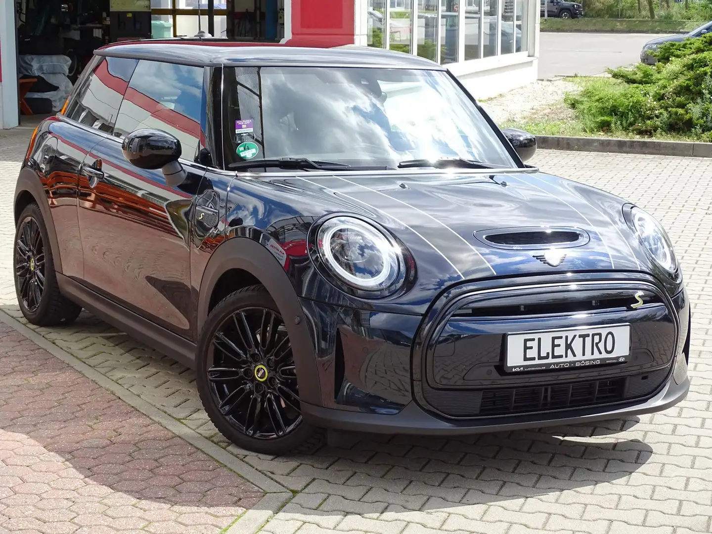 MINI Cooper SE Mini Yours Trim Leder-Navi-Klima-LED Schwarz - 2