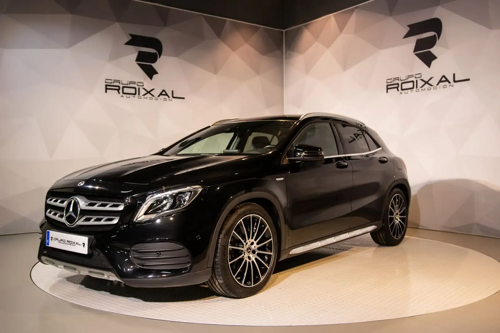 Mercedes-Benz GLA 220 220d 7G-DCT 177 Noir - 1